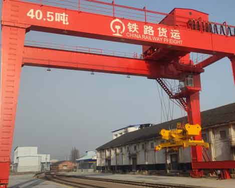 GMJ型雙梁門式集裝箱起重機(jī)1.jpg